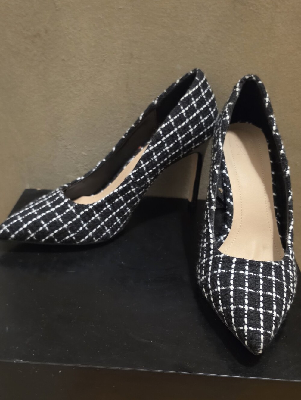 Black & White Tweed Pointed-Toe High Heels - Women's Pumps